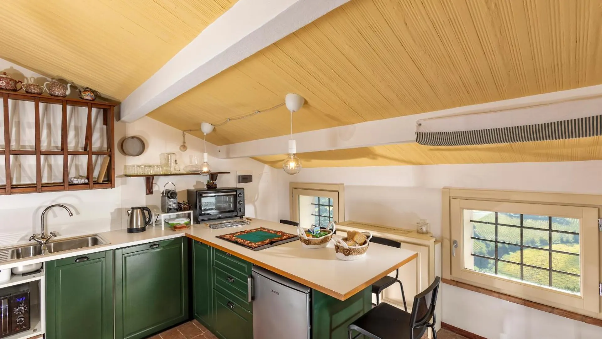 Il Vescovo, Incredible Attic In Center Of Montepulciano, Luxe Apartment Montepulciano