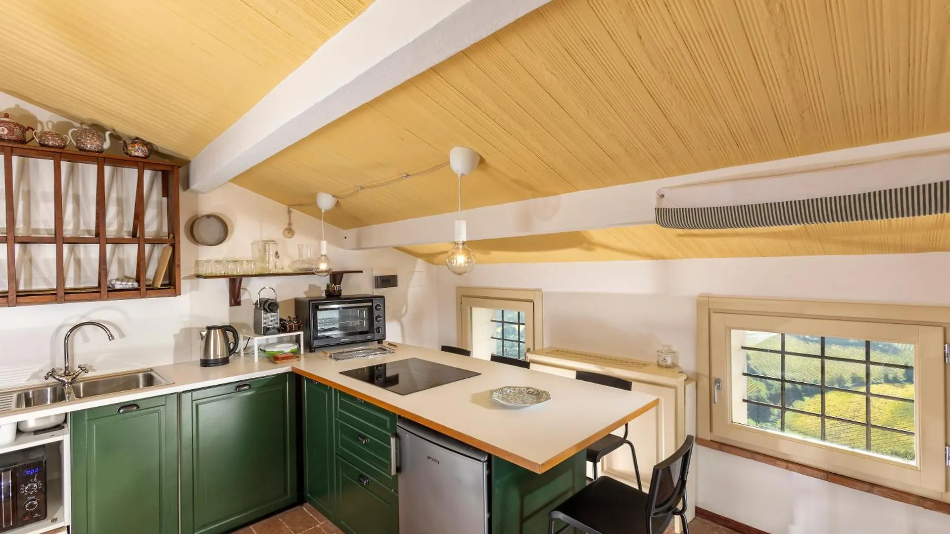 Il Vescovo, Incredible Attic In Center Of Montepulciano, Luxe Apartment