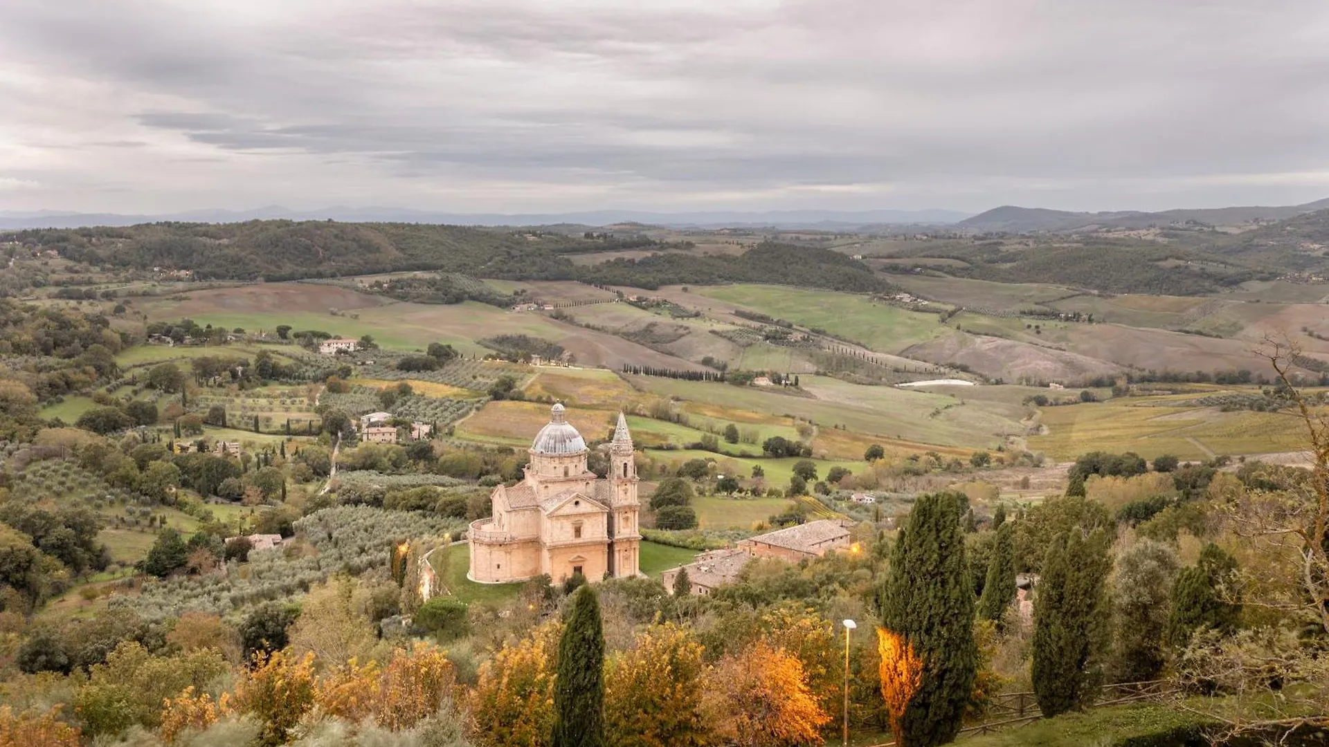 Il Vescovo, Incredible Attic In Center Of Montepulciano, Luxe Apartment