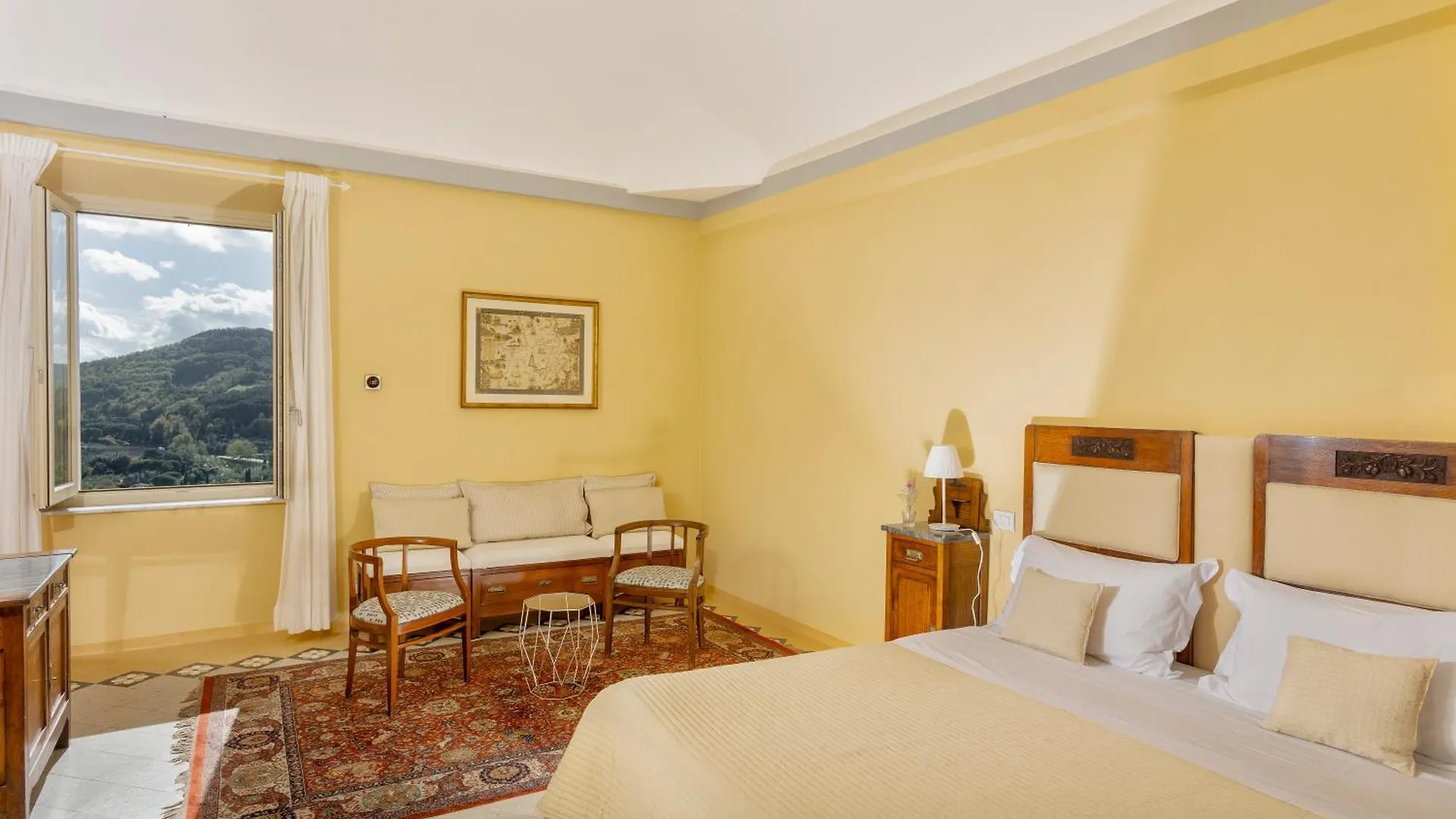 Il Vescovo, Incredible Attic In Center Of Montepulciano, Luxe Apartment