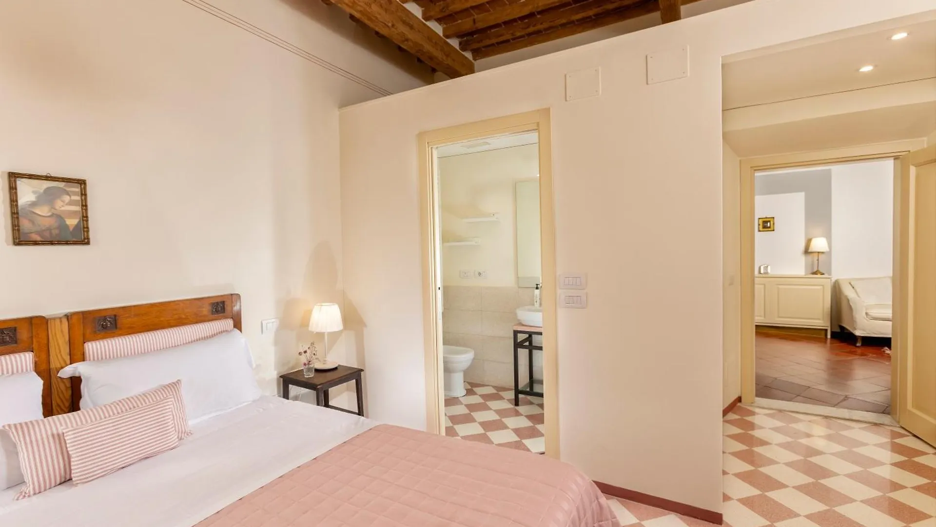 Il Vescovo, Incredible Attic In Center Of Montepulciano, Luxe Apartment  Montepulciano