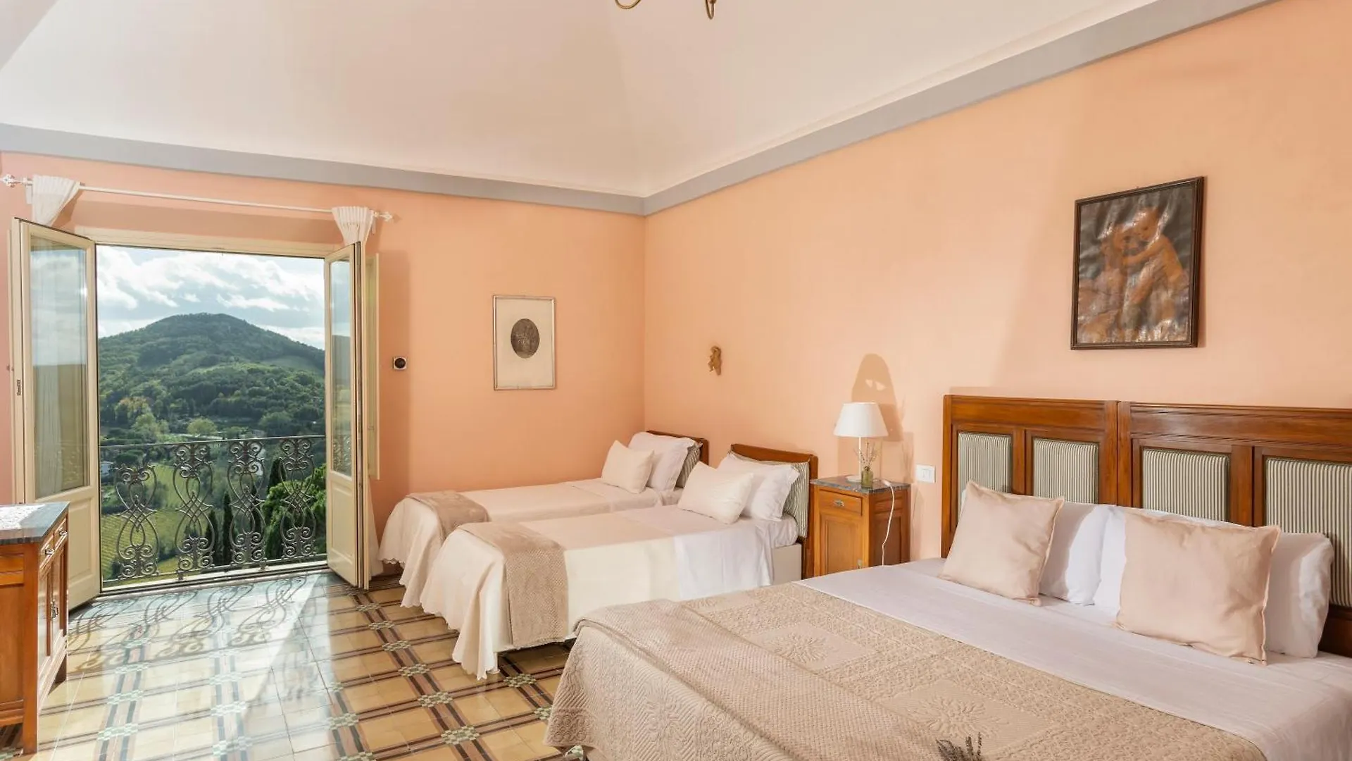 Il Vescovo, Incredible Attic In Center Of Montepulciano, Luxe Apartment Italy