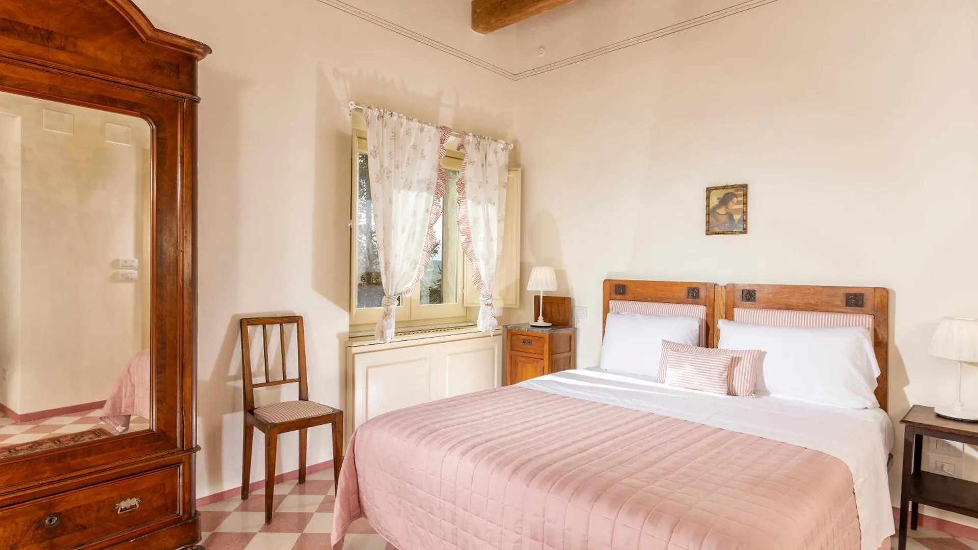 Il Vescovo, Incredible Attic In Center Of Montepulciano, Luxe Apartment